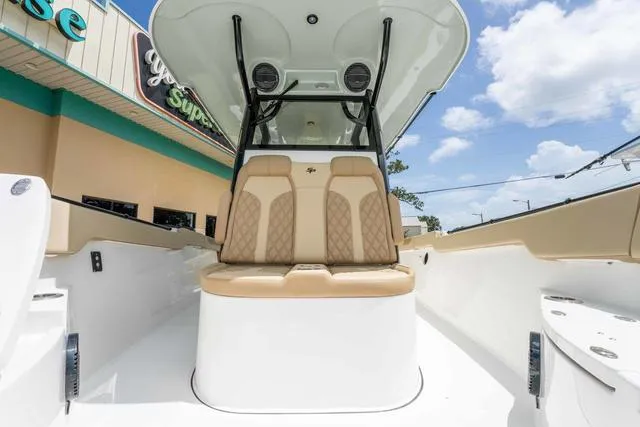 Slide: The Image of Sea Pro 322 Offshore 2025 - 25