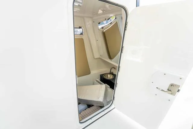 Slide: The Image of Sea Pro 322 Offshore 2025 - 27