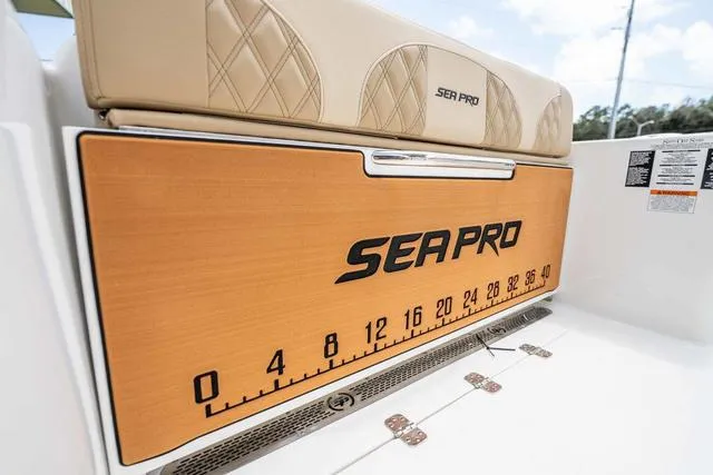Slide: The Image of Sea Pro 322 Offshore 2025 - 35
