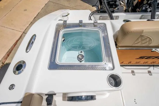Slide: The Image of Sea Pro 322 Offshore 2025 - 8