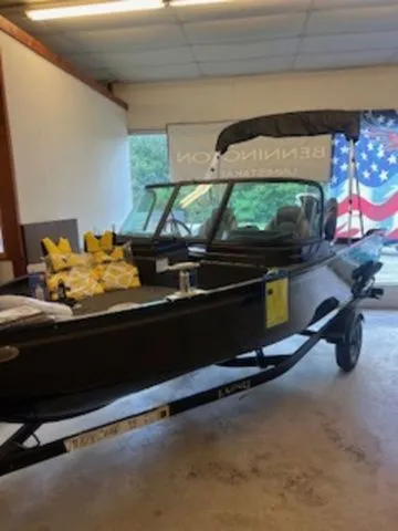 Slide: The Image of Lund 1650 Angler Sport 2025 - 2