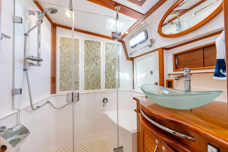 Slide: The Image of Master Ensuite - 23
