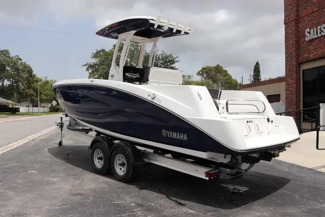 Slide: The Image of Yamaha 255 FSH SPORT H-YACHT BLU 2025 - 3