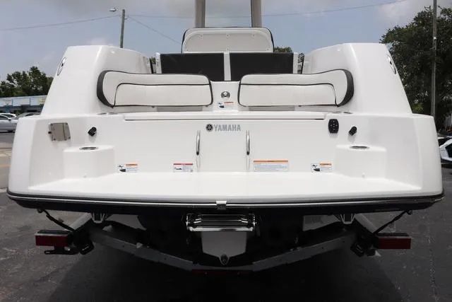 Slide: The Image of Yamaha 255 FSH SPORT H-YACHT BLU 2025 - 9