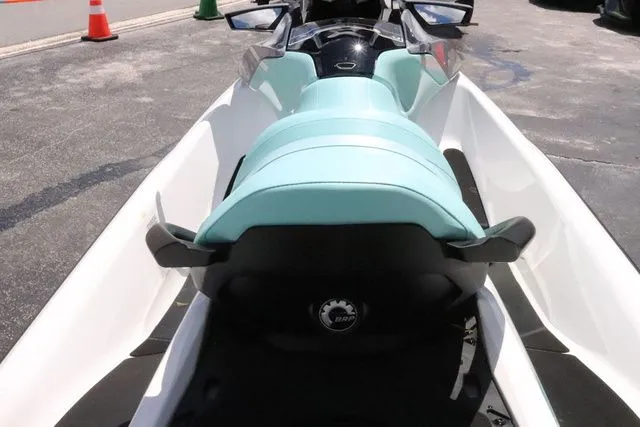 Slide: The Image of Sea-Doo GTI 130 2025 - 11