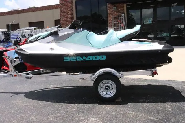 Slide: The Image of Sea-Doo GTI 130 2025 - 3