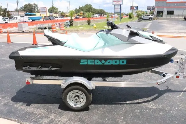 Slide: The Image of Sea-Doo GTI 130 2025 - 7