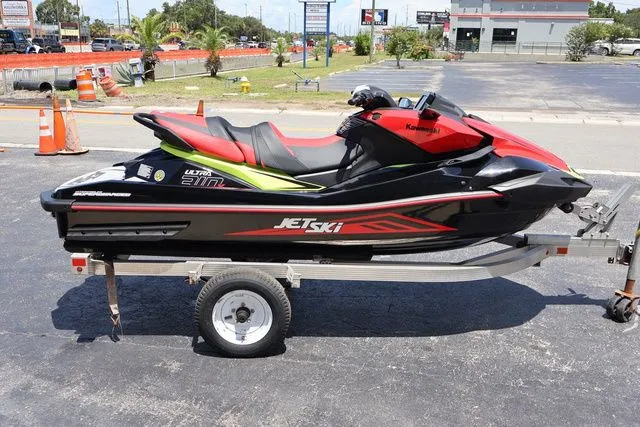 Slide: The Image of Kawasaki Jet Ski Ultra 310 2025 - 7