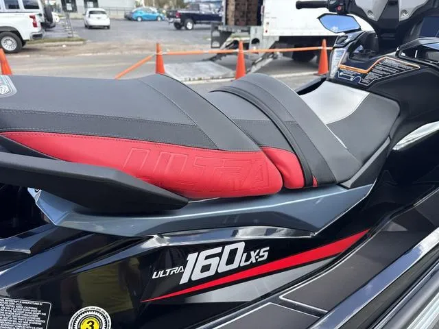 Slide: The Image of Kawasaki Ultra® 160LX-S 2025 - 9