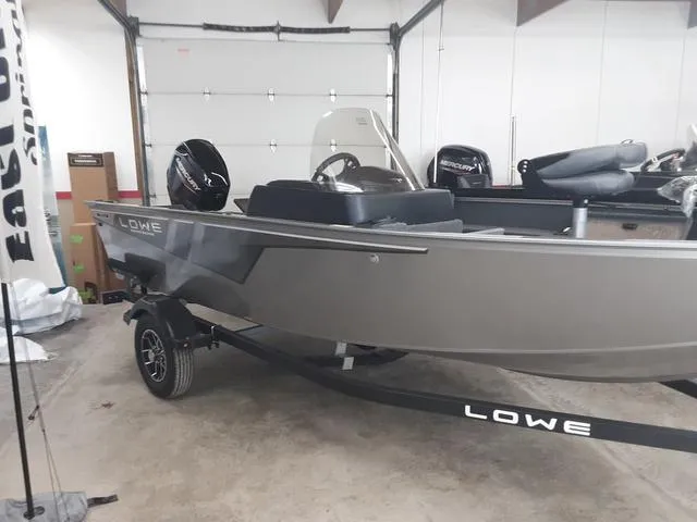 Slide: The Image of Lowe Fishing Machine 1675SC 2025 - 2