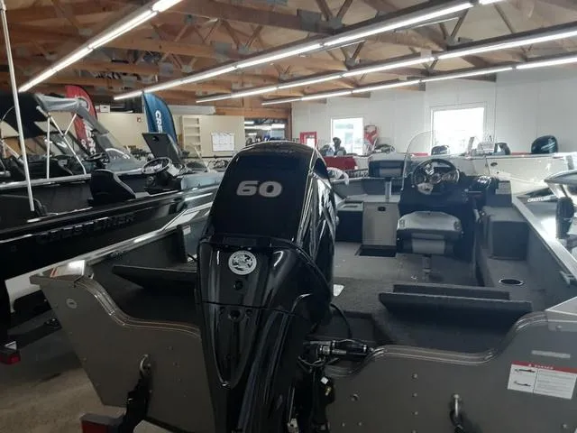 Slide: The Image of Lowe Fishing Machine 1675SC 2025 - 4