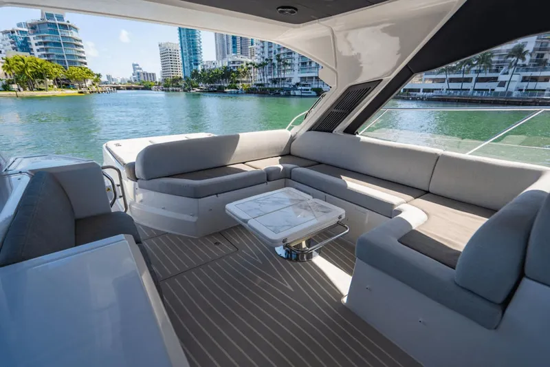 Slide: The Image of Azimut Atlantis 51 2021 - 102