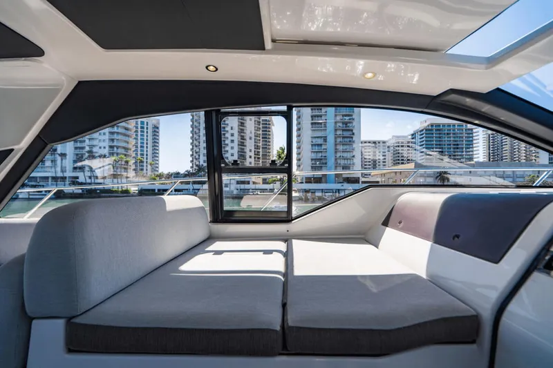 Slide: The Image of Azimut Atlantis 51 2021 - 103