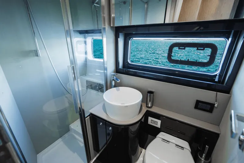 Slide: The Image of Azimut Atlantis 51 2021 - 52