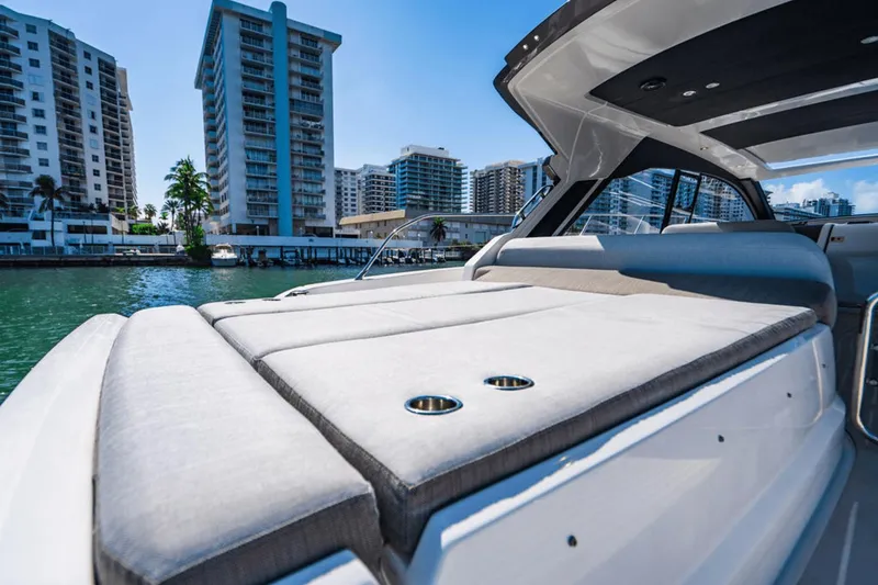 Slide: The Image of Azimut Atlantis 51 2021 - 71