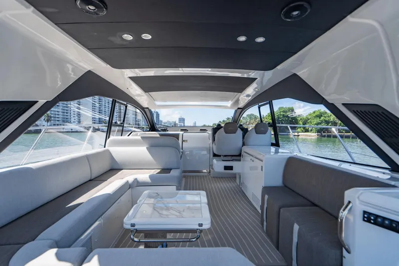 Slide: The Image of Azimut Atlantis 51 2021 - 75