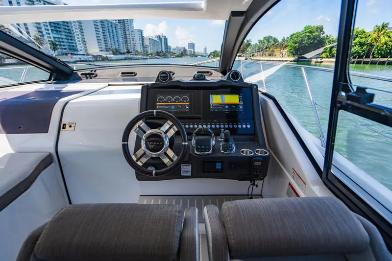 Slide: The Image of Azimut Atlantis 51 2021 - 92