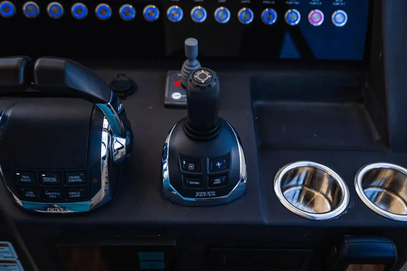 Slide: The Image of Azimut Atlantis 51 2021 - 98