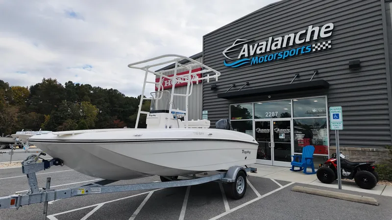 The Image of 2025 Bayliner T18 Limited Edition boat at Avalanche Motorsports dealership. - 1
