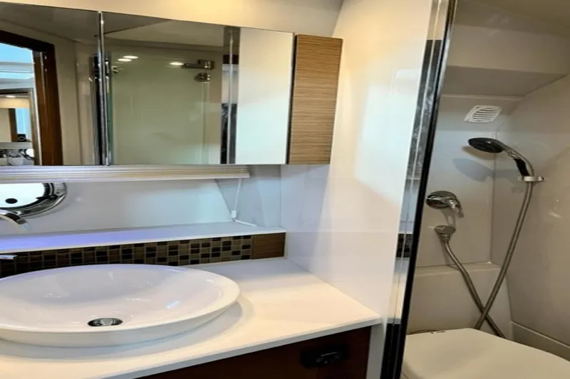 Slide: The Image of Cruisers Yachts 45 Cantius 2017 - 33