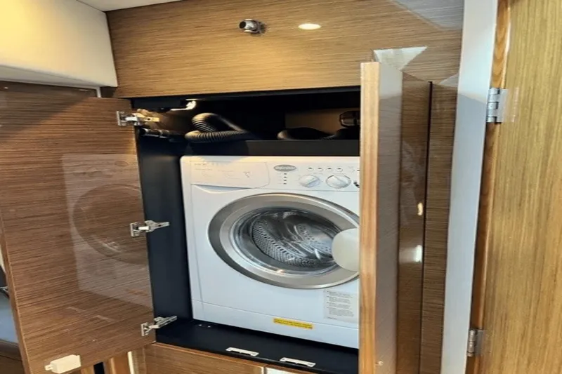 Slide: The Image of Cruisers Yachts 45 Cantius 2017 - 37