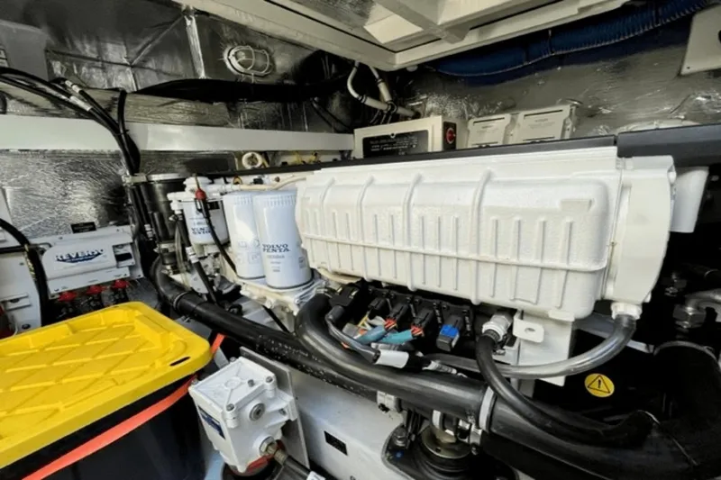 Slide: The Image of Cruisers Yachts 45 Cantius 2017 - 52