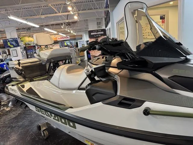 Slide: The Image of Sea-Doo FISH PRO 2025 - 14