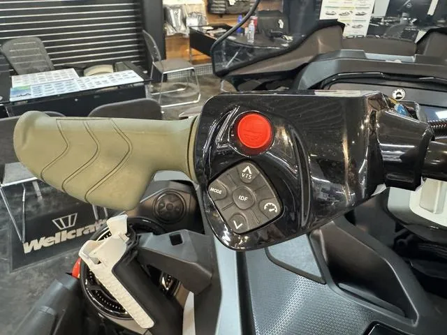 Slide: The Image of Sea-Doo FISH PRO 2025 - 18