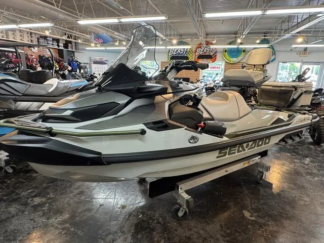 Slide: The Image of Sea-Doo FISH PRO 2025 - 4