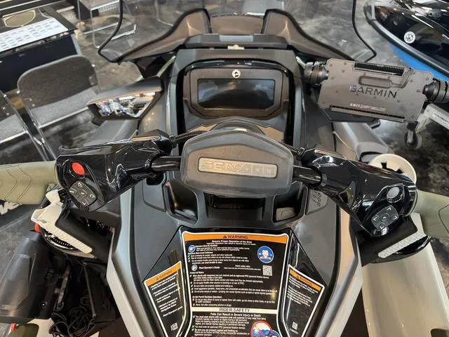 Slide: The Image of Sea-Doo FISH PRO 2025 - 17