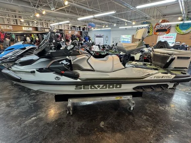 Slide: The Image of Sea-Doo FISH PRO 2025 - 5