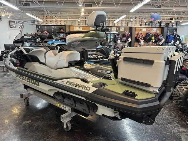 Slide: The Image of Sea-Doo FISH PRO 2025 - 6
