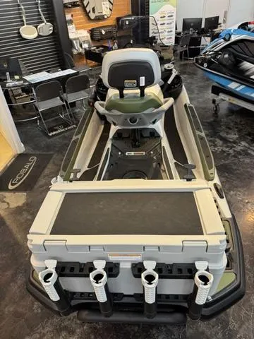 Slide: The Image of Sea-Doo FISH PRO 2025 - 7