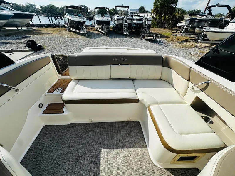 Slide: The Image of Sea Ray 230 SLX 2013 - 11