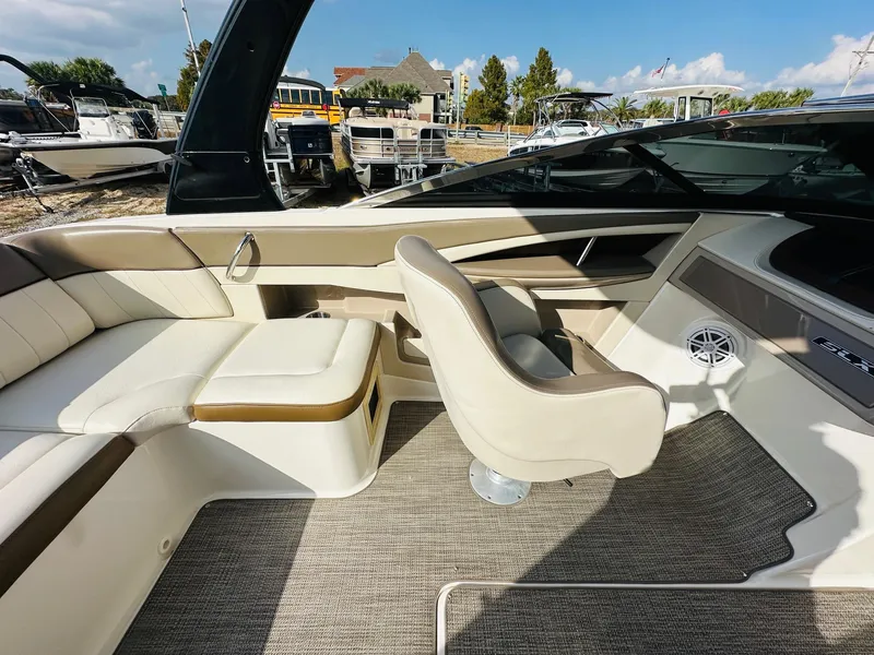 Slide: The Image of Sea Ray 230 SLX 2013 - 13