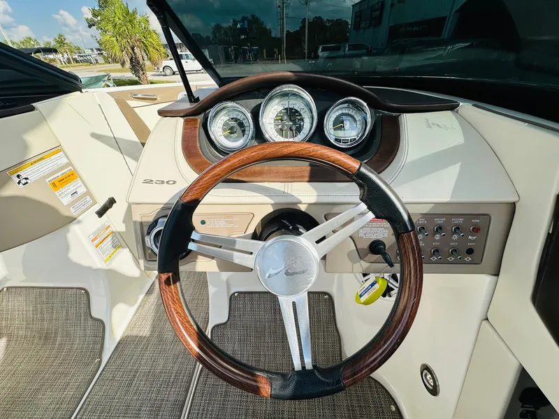 Slide: The Image of Sea Ray 230 SLX 2013 - 18