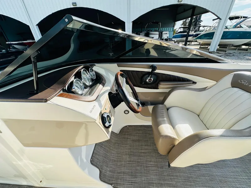 Slide: The Image of Sea Ray 230 SLX 2013 - 19