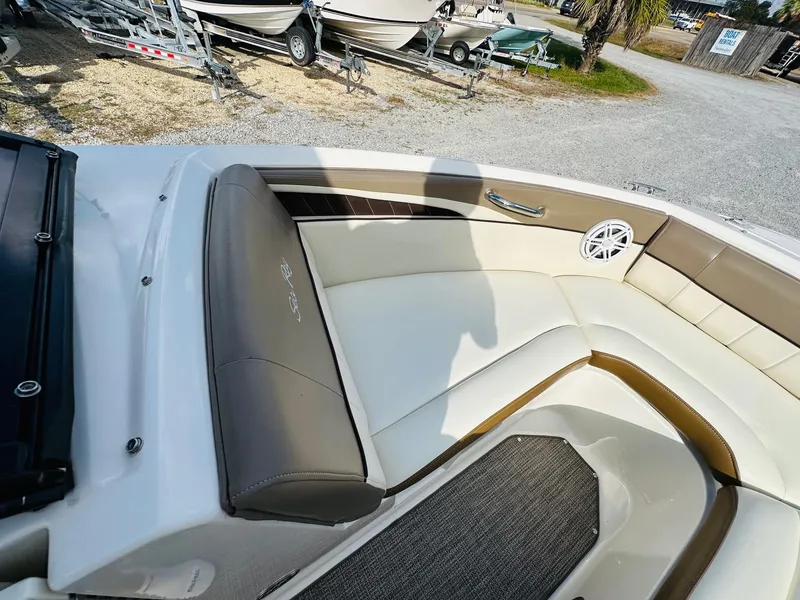 Slide: The Image of Sea Ray 230 SLX 2013 - 24