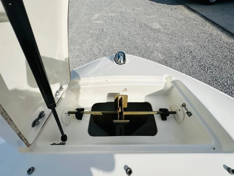 Slide: The Image of Sea Ray 230 SLX 2013 - 25