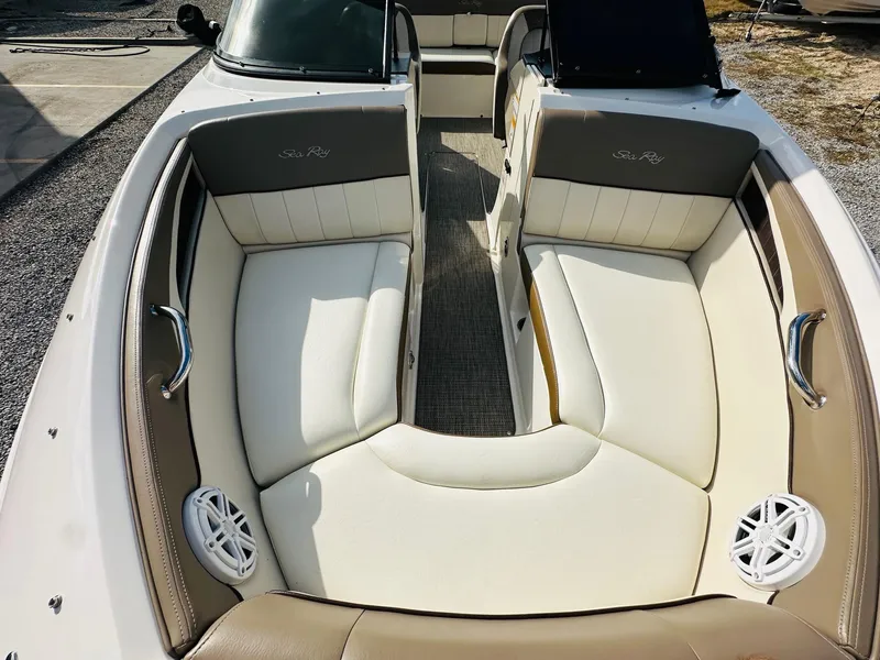 Slide: The Image of Sea Ray 230 SLX 2013 - 26