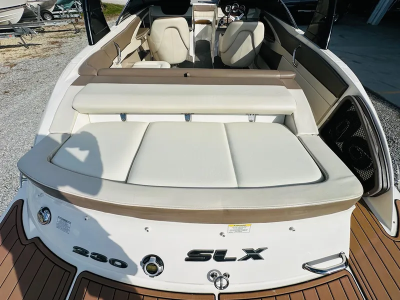 Slide: The Image of Sea Ray 230 SLX 2013 - 8