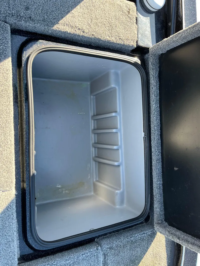 Slide: The Image of Triton 21 HP 2013 - 64