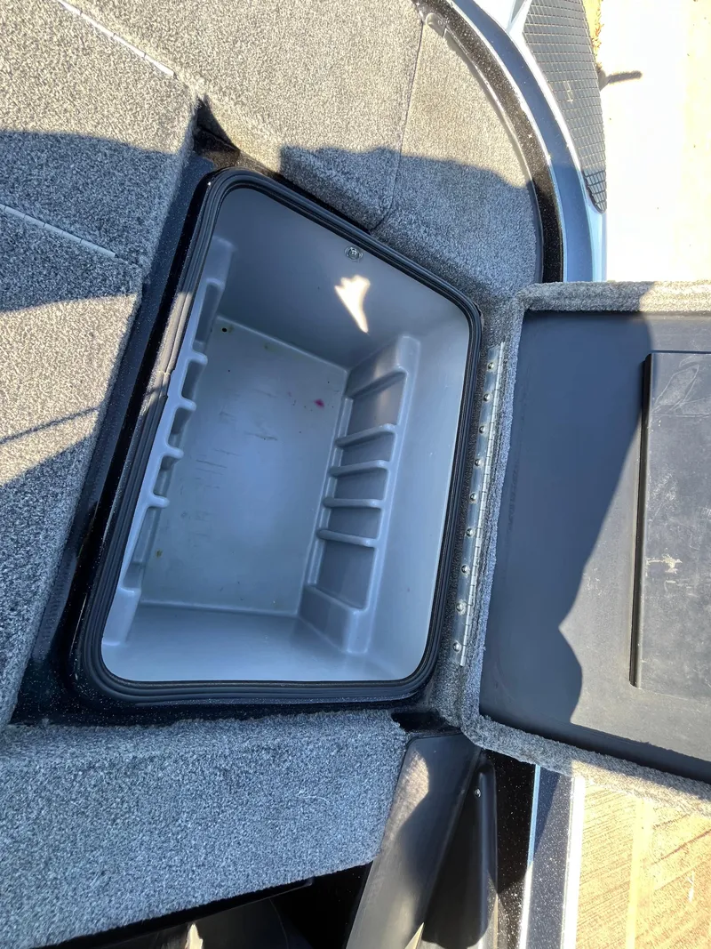 Slide: The Image of Triton 21 HP 2013 - 68