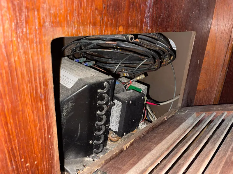 Slide: The Image of Islander Freeport 1983 - 57