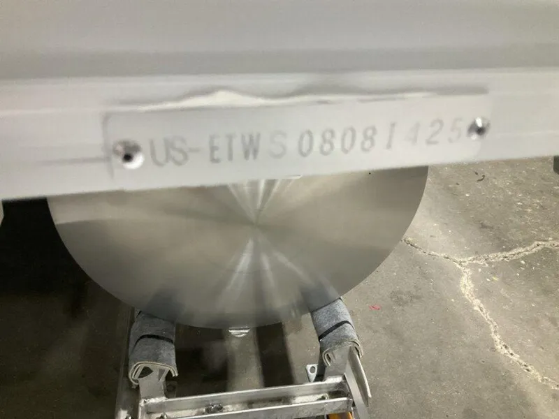 Slide: The Image of 2025 Bennington 25LSR boat hull identification number on display. - 28