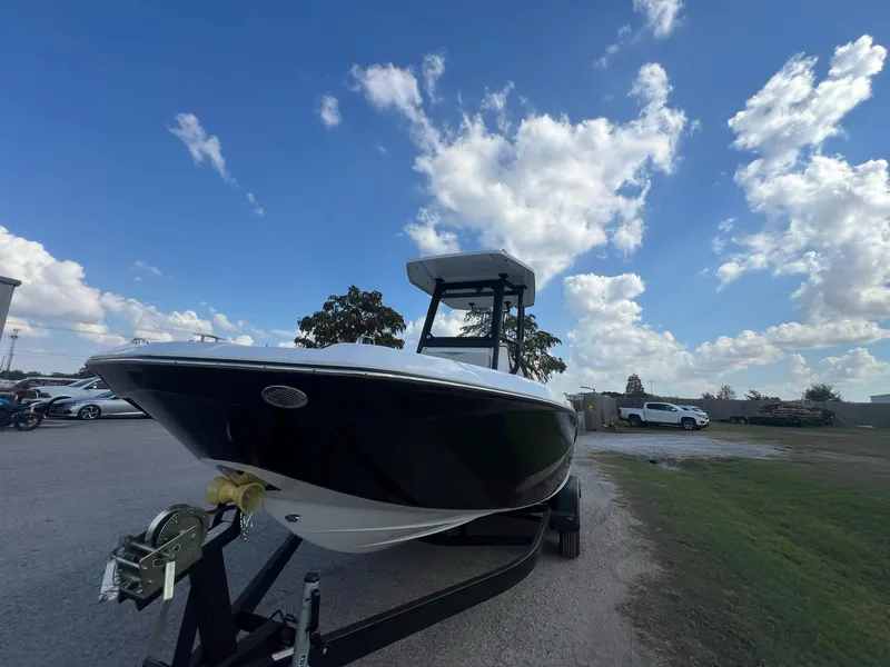 Slide: The Image of Scarab 235 Open SE 2025 - 10