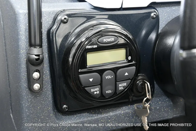 Slide: The Image of Tracker Targa V-19 Walk-Thru w/225HP Pro-XS 2025 - 12