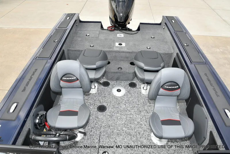 Slide: The Image of Tracker Targa V-19 Walk-Thru w/225HP Pro-XS 2025 - 14