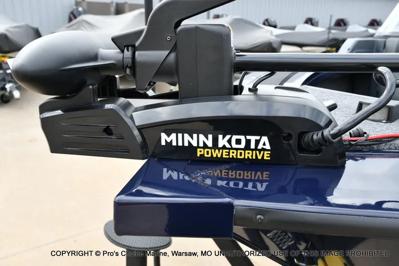 Slide: The Image of Tracker Targa V-19 Walk-Thru w/225HP Pro-XS 2025 - 23