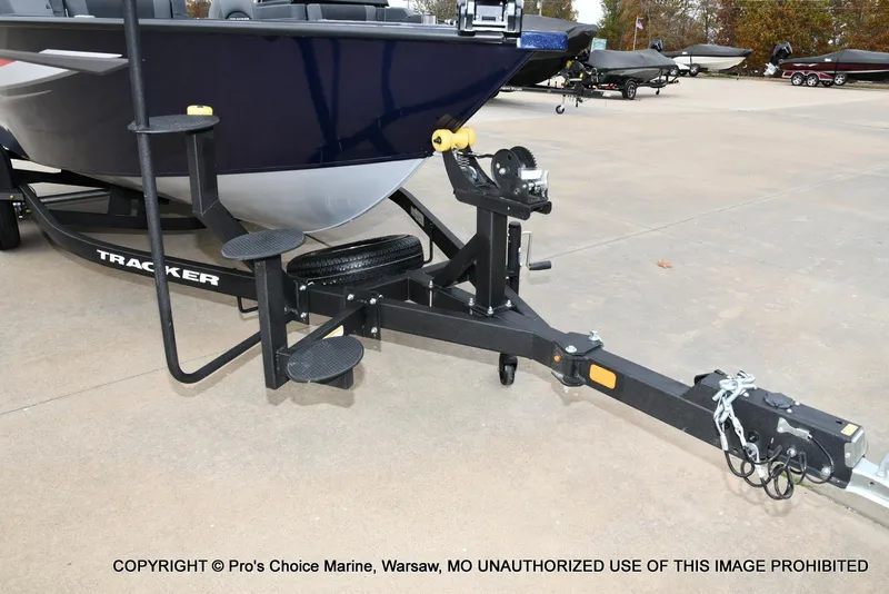 Slide: The Image of Tracker Targa V-19 Walk-Thru w/225HP Pro-XS 2025 - 26